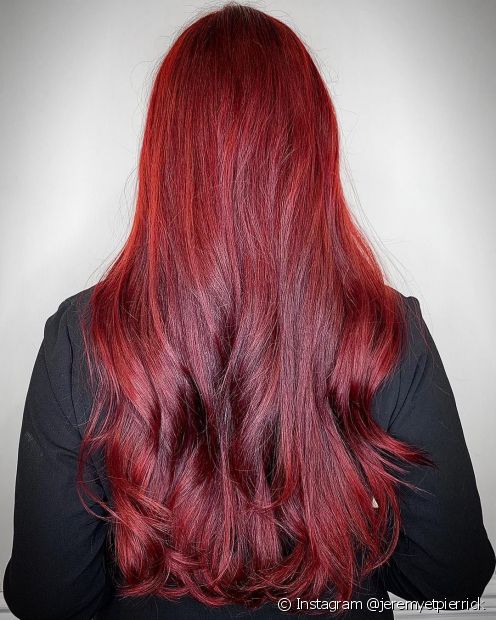 Cherry red hair: learn how to care for red hair correctly and keep the color vibrant longer!