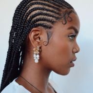 Voir 40 photos de tresses de racine et des conseils sur la façon de le faire sur les cheveux bouclés et crépus