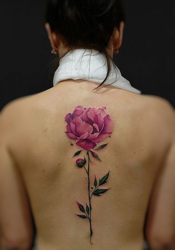 60 inspiraciones para tatuajes femeninos en la espalda