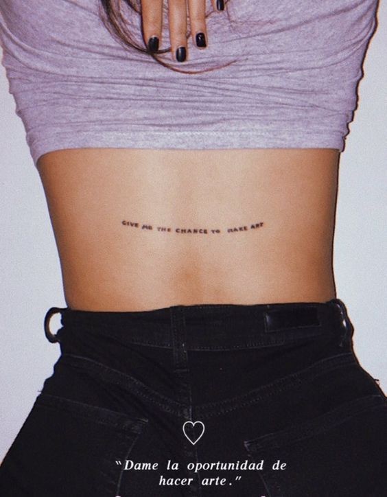 60 inspirations pour les tatouages du dos des femmes