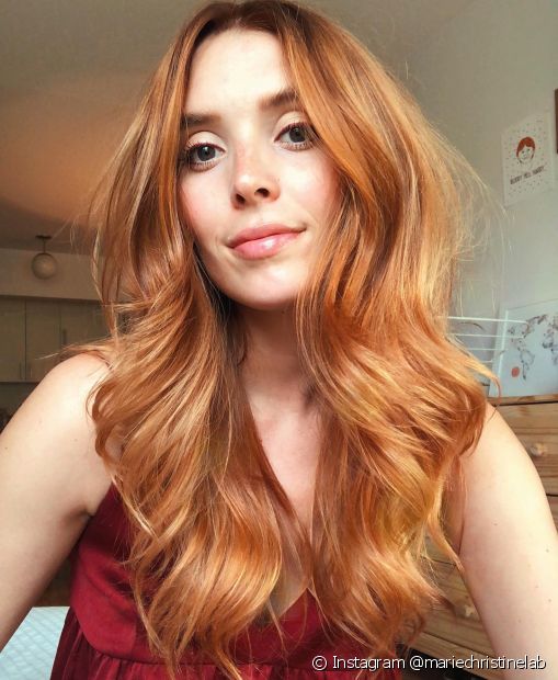 I'm blonde and I want to go red: how to make the transformation to change the hair color?