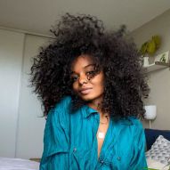 Hydration for dry curly hair: learn how to do it