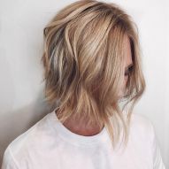 Chanel avec un bec dans les cheveux blonds : 12 photos pour s'inspirer + conseils pour garder la coupe et la couleur au goût du jour