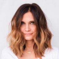 Are Californian locks still in trend? Discover how to lighten your hair in a modern way!