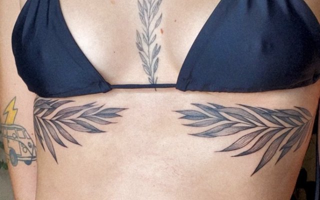 Tatuaggio underboob: ispirazioni per un tatuaggio tra i seni!