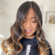 Bruna illuminata dai capelli neri: 40 foto a cui ispirarsi e consigli per ottenere il colore