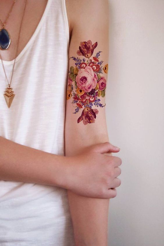 Female tattoo on the arm: 36 options to inspire you!