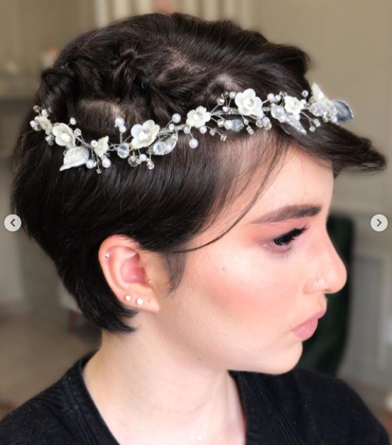 Beautiful hairstyles for short hair that will help you get away from the basics