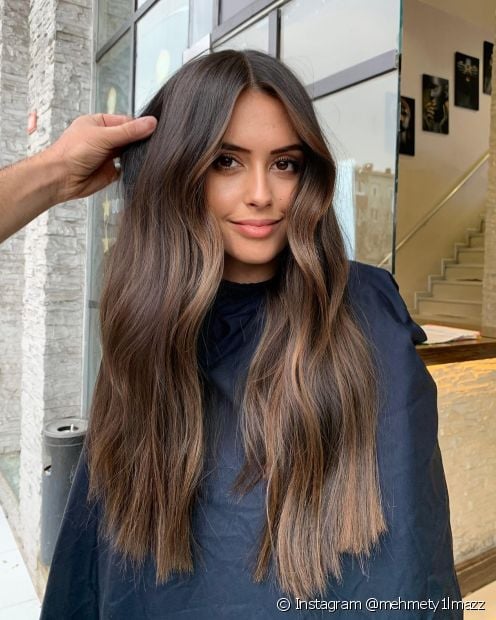 Hair colors for brunettes: know which shades match your skin tone