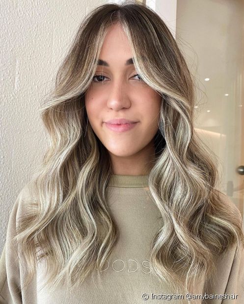 Ash blonde hair for brunettes: how to achieve color on strands?