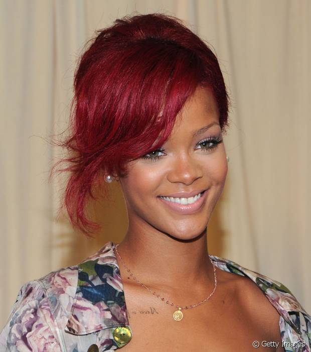 Rihanna : découvrez 50 photos de la coiffure emblématique de la chanteuse, attraction de Rock in Rio 2015