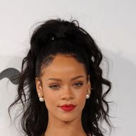 Rihanna : découvrez 50 photos de la coiffure emblématique de la chanteuse, attraction de Rock in Rio 2015