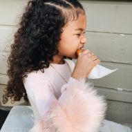 Hairstyle for children's curly hair: 4 styles for you to do on your daughter