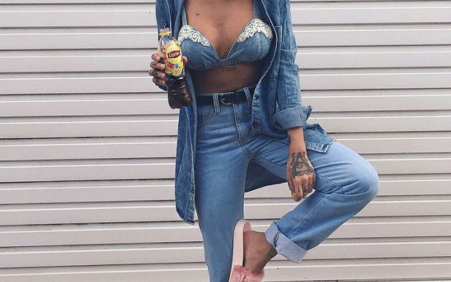 17 looks with slide slippers far beyond the beach
