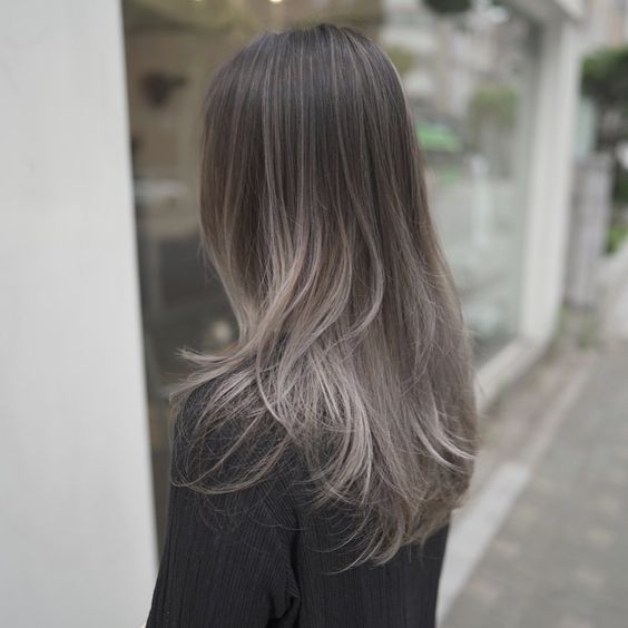 Todo lo que necesitas saber sobre el cabello chocolate, ¡el color de moda!