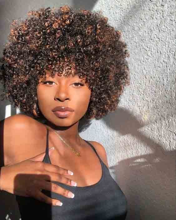 Tout ce qu'il faut savoir sur les cheveux chocolat, la couleur à la mode !