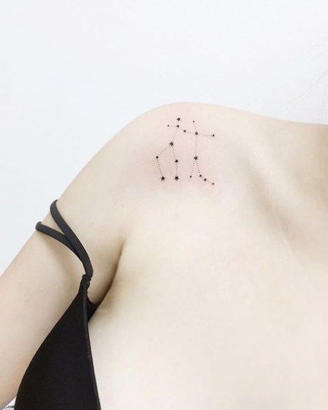 Female shoulder tattoo: get inspired with beautiful suggestions before making yours!