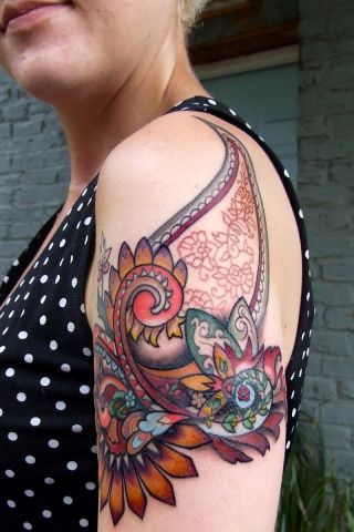 Female shoulder tattoo: get inspired with beautiful suggestions before making yours!