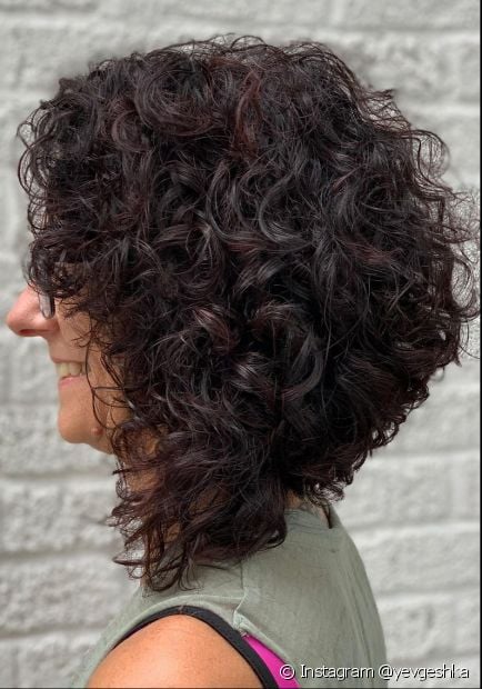 Beak Chanel: see the effect of the cut on curly and kinky hair