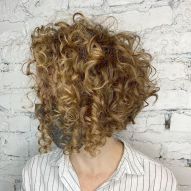 Beak Chanel: see the effect of the cut on curly and kinky hair