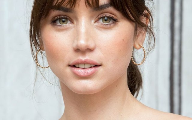 How to cut bangs: 7 styles to do at home