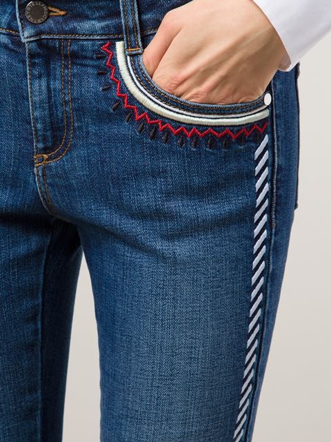 Cómo personalizar jeans: 10 formas fáciles y creativas