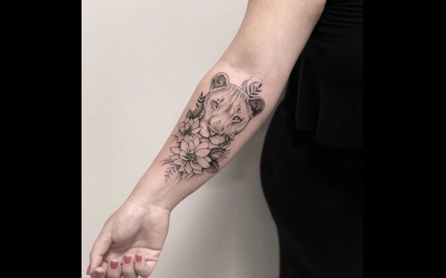 Female forearm tattoo: take a look at designs and styles