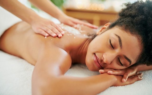 Relaxing massage: discover 15 benefits and different techniques