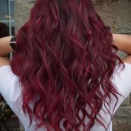 Cheveux roux : cuivrés, bordeaux, naturels, foncés... 10 photos des différents types de cheveux roux