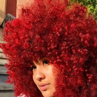 Cheveux roux : cuivrés, bordeaux, naturels, foncés... 10 photos des différents types de cheveux roux