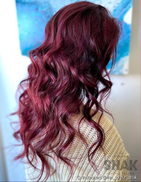 Cheveux roux : 30 photos de teintes marsala, bordeaux, cerise + conseils pour choisir la bonne teinture