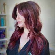 Cheveux roux : 30 photos de teintes marsala, bordeaux, cerise + conseils pour choisir la bonne teinture
