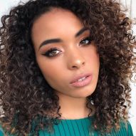 Flaxseed gel for curly hair: how to make a natural curl activator for everyday use