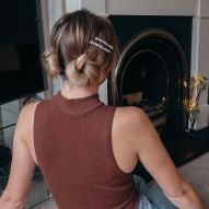 Double bun: 5 versioni di acconciatura da provare e consigli su come preparare i capelli per l'acconciatura
