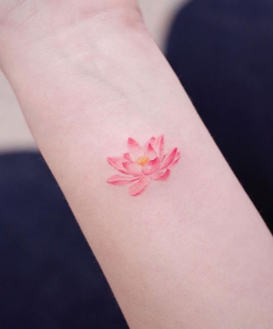 Tatouage de la fleur de lotus : signification et motifs étonnants.