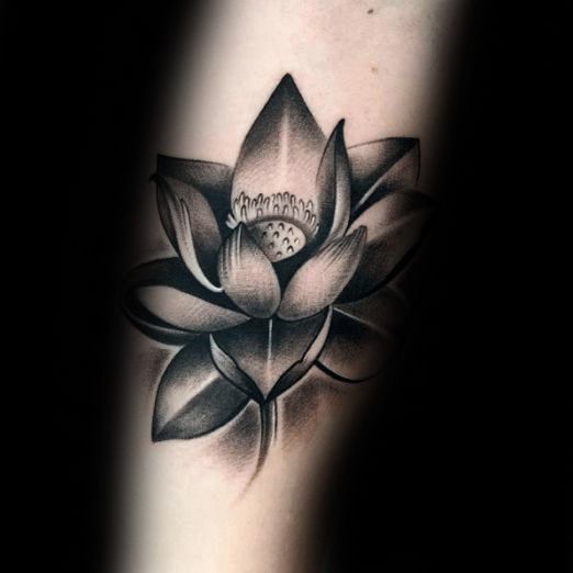 Tatouage de la fleur de lotus : signification et motifs étonnants.