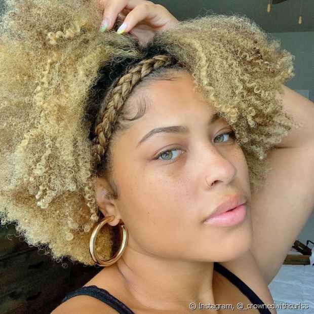 10 hairstyles for curly hair easy to keep all day long