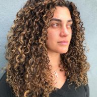 Blond miel foncé: 20 photos de la nuance et astuces pour obtenir la couleur des cheveux