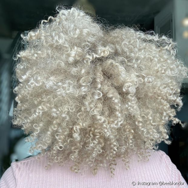 Platinum curly hair: 20 photos and tips to achieve the color without harming the strands