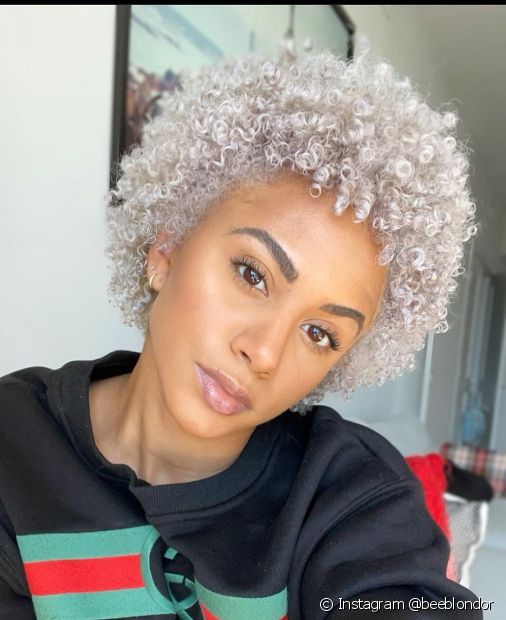 Platinum curly hair: 20 photos and tips to achieve the color without harming the strands