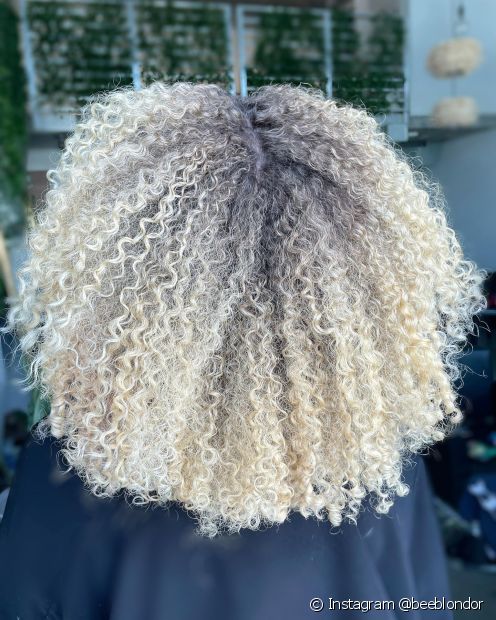 Platinum curly hair: 20 photos and tips to achieve the color without harming the strands