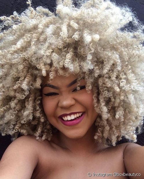 Platinum curly hair: 20 photos and tips to achieve the color without harming the strands