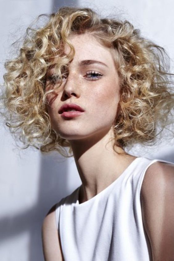 The best cuts and hairstyles for short curly hair