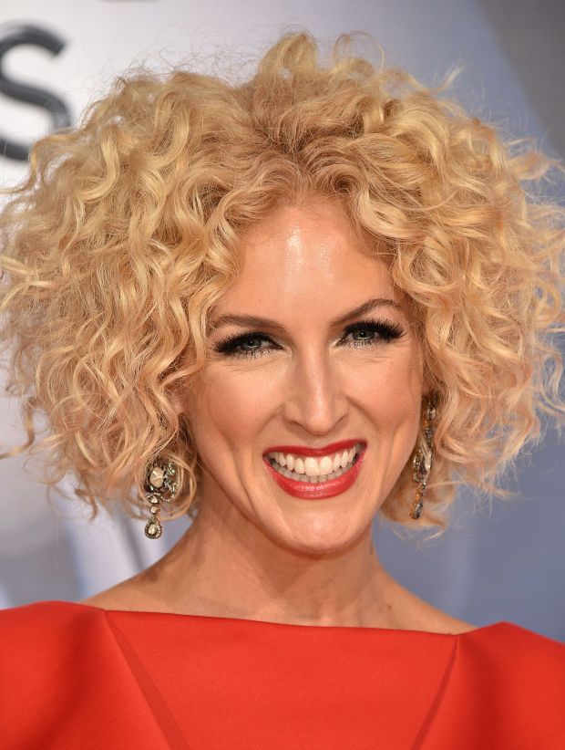 The best cuts and hairstyles for short curly hair