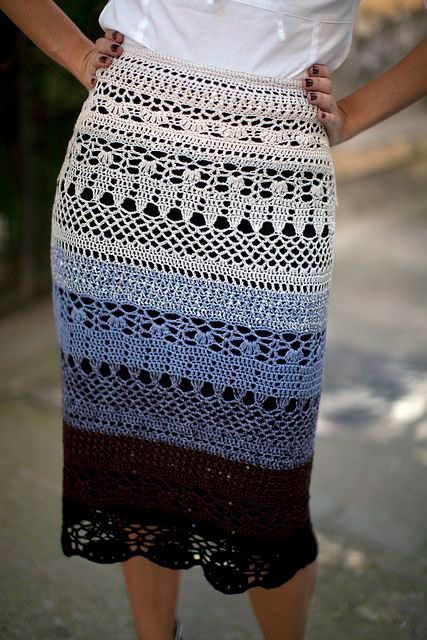 Falda a crochet: cómo llevar esta pieza llena de estilo y encanto