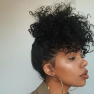 Chignon dépouillé : 12 photos de la coiffure simple pour s'inspirer