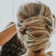 Chignon dépouillé : 12 photos de la coiffure simple pour s'inspirer