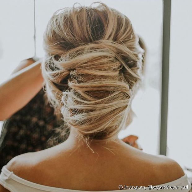 Chignon dépouillé : 12 photos de la coiffure simple pour s'inspirer