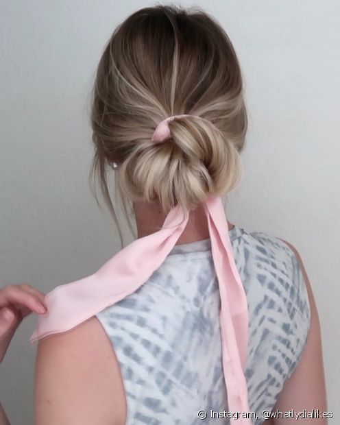 Chignon dépouillé : 12 photos de la coiffure simple pour s'inspirer