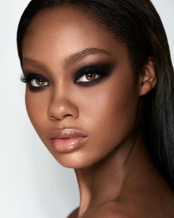 Maquillage pour le bal : découvrez comment vous démarquer